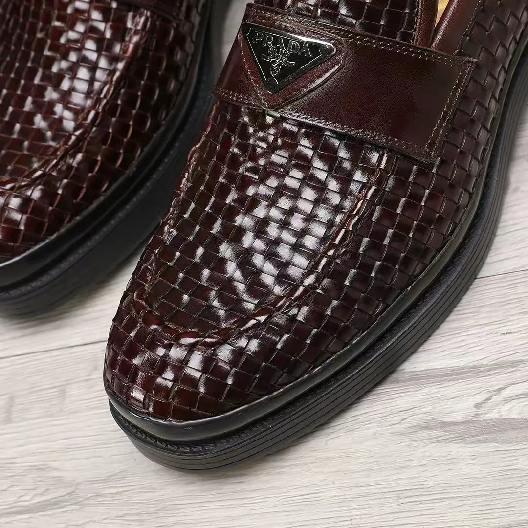 Men's shoes 💰620 💰💰🎩🎩【Prada】Counter 1:1⬆️original reproduction, absolute quality🆗original outsole, high-quality imported rubber, wear-resistant and non-slip, never degummed, upper material: imported first-layer cowhide➕anti-slip foam outsole, official website material, inner material: water-dyed leather lining, 6 colors available! Code number 38-45